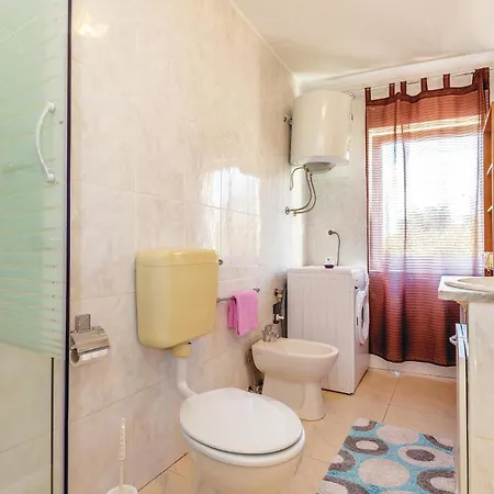 Apartment Cozy Apartment In Novi Vinodolski With Kitchen